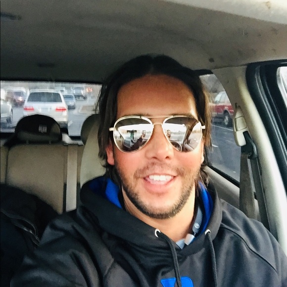 Meet your Posher, Gabriel - Picture 1 of 5